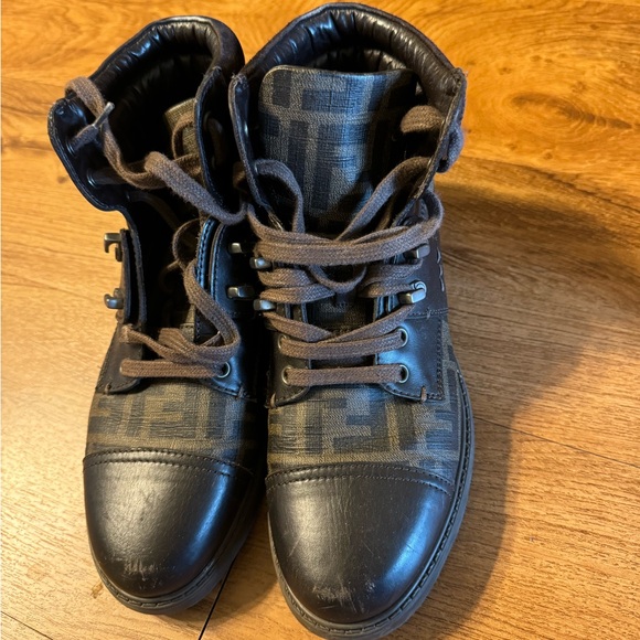 Men’s lace up boots - Picture 3 of 6
